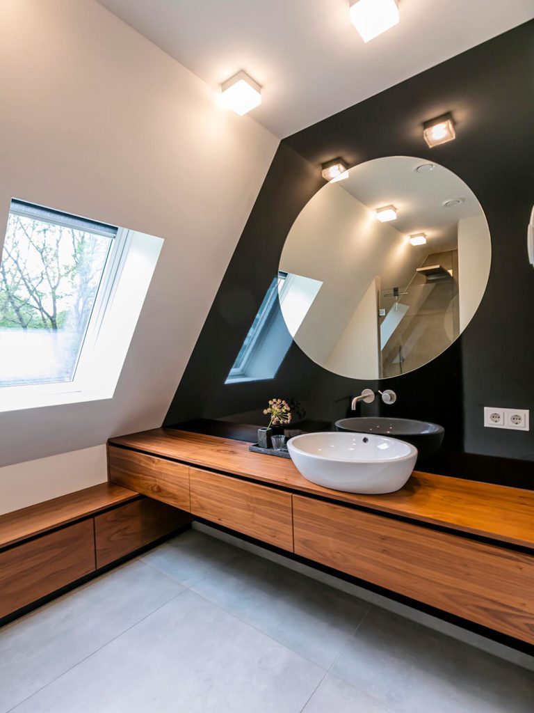 Villa op de Hondsrug - ruime badkamer met wastafel - Lichtenberg Exclusieve Villabouw