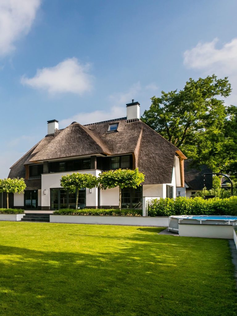 Villa te Hengelo - achterzijde villa - Lichtenberg Exclusieve Villabouw