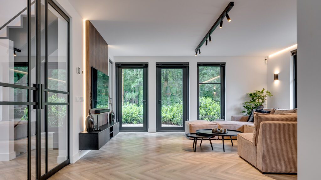 Villa bouwen met praktische en design verlichting in de woonkamer lichtenberg villabouw