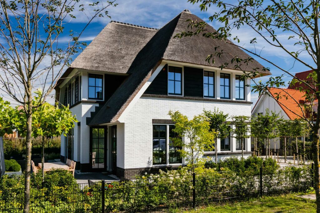 Rietgedekte villa bouwen met Lichtenberg Villabouw