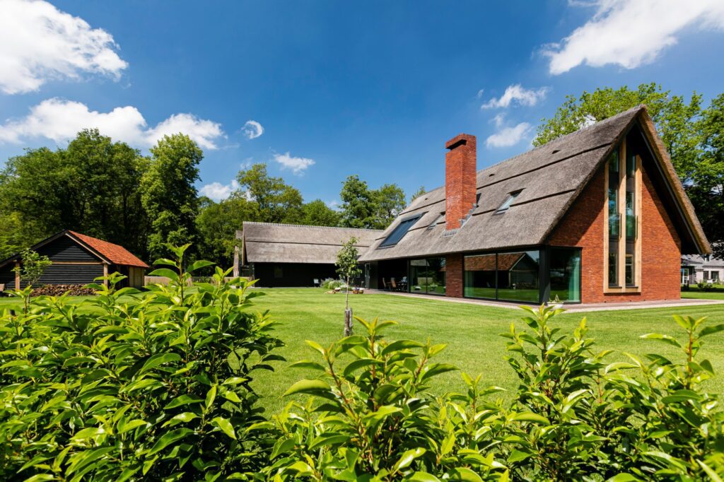 Architectuur en detaillering bepalen de kosten en prijzen van villa bouwen