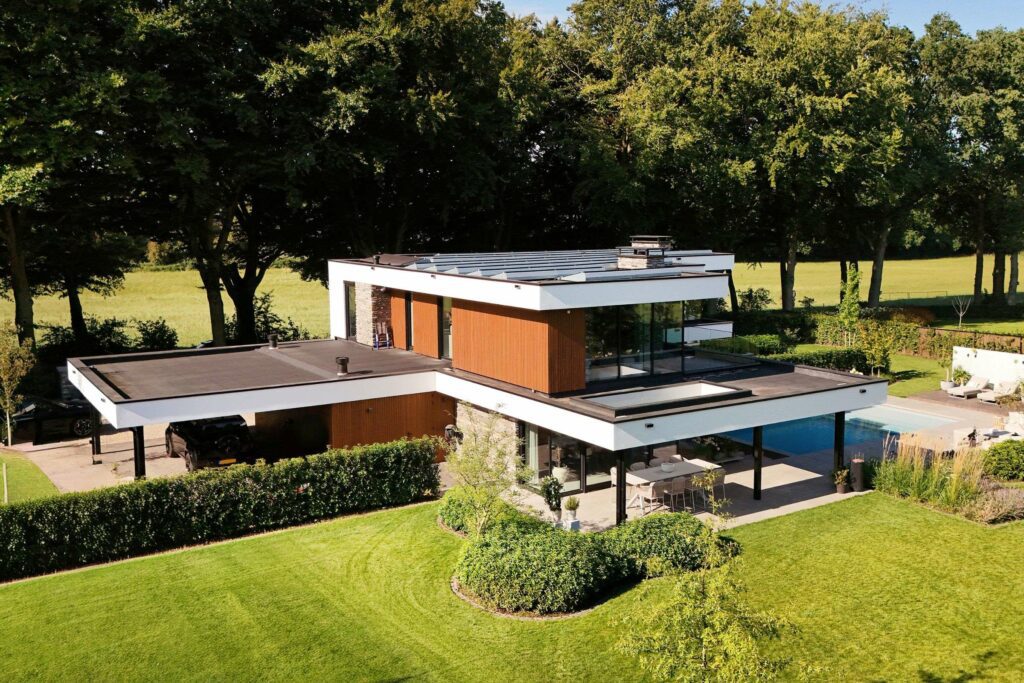 luxe villa met zwembad - Terras zitkuil luxe moderne villa - Lichtenberg Exclusieve Villabouw
