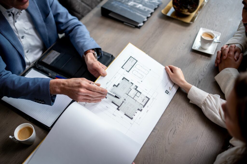 Adviesgesprek villa bouwen op eigen kavel Lichtenberg Exclusieve Villabouw