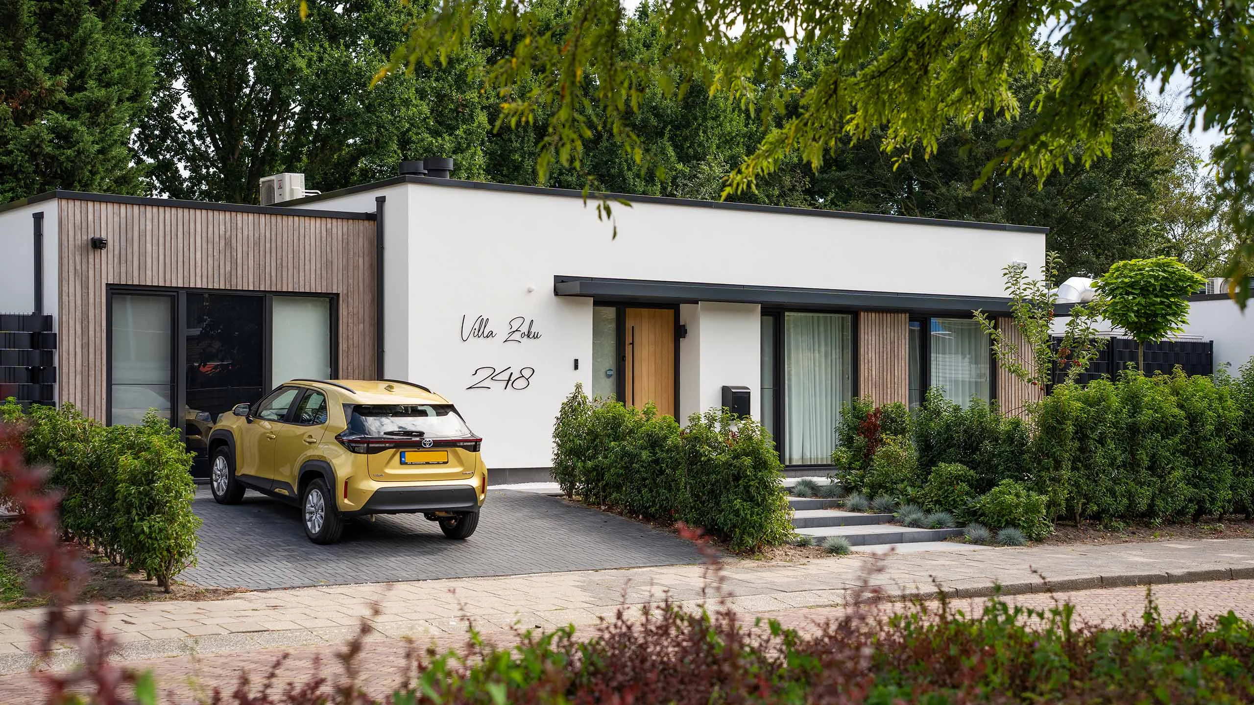 Moderne villa nabij Amsterdam met houten gevelbekleding